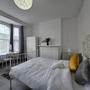  Habitación en casa particular Family Near Queen Mary College Reino Unido